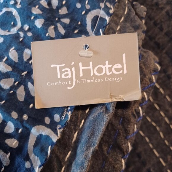 NWT Taj Hotel Blue Hand Block  Kantha Reversible Cotton Throw - Picture 2 of 6